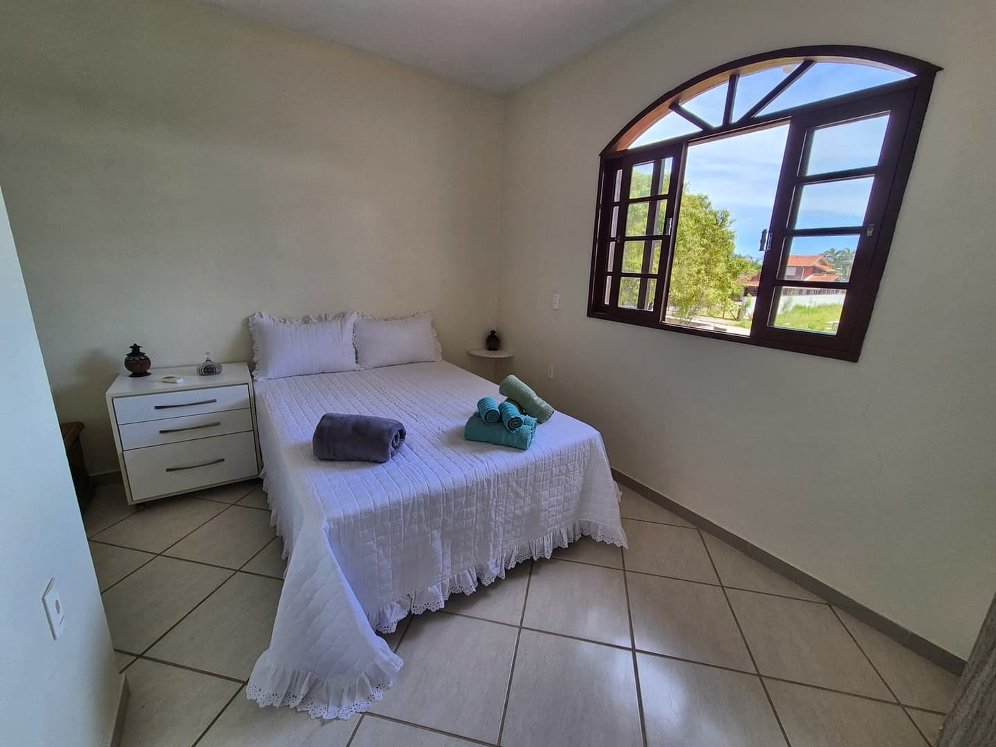 Quarto 2 com cama queen